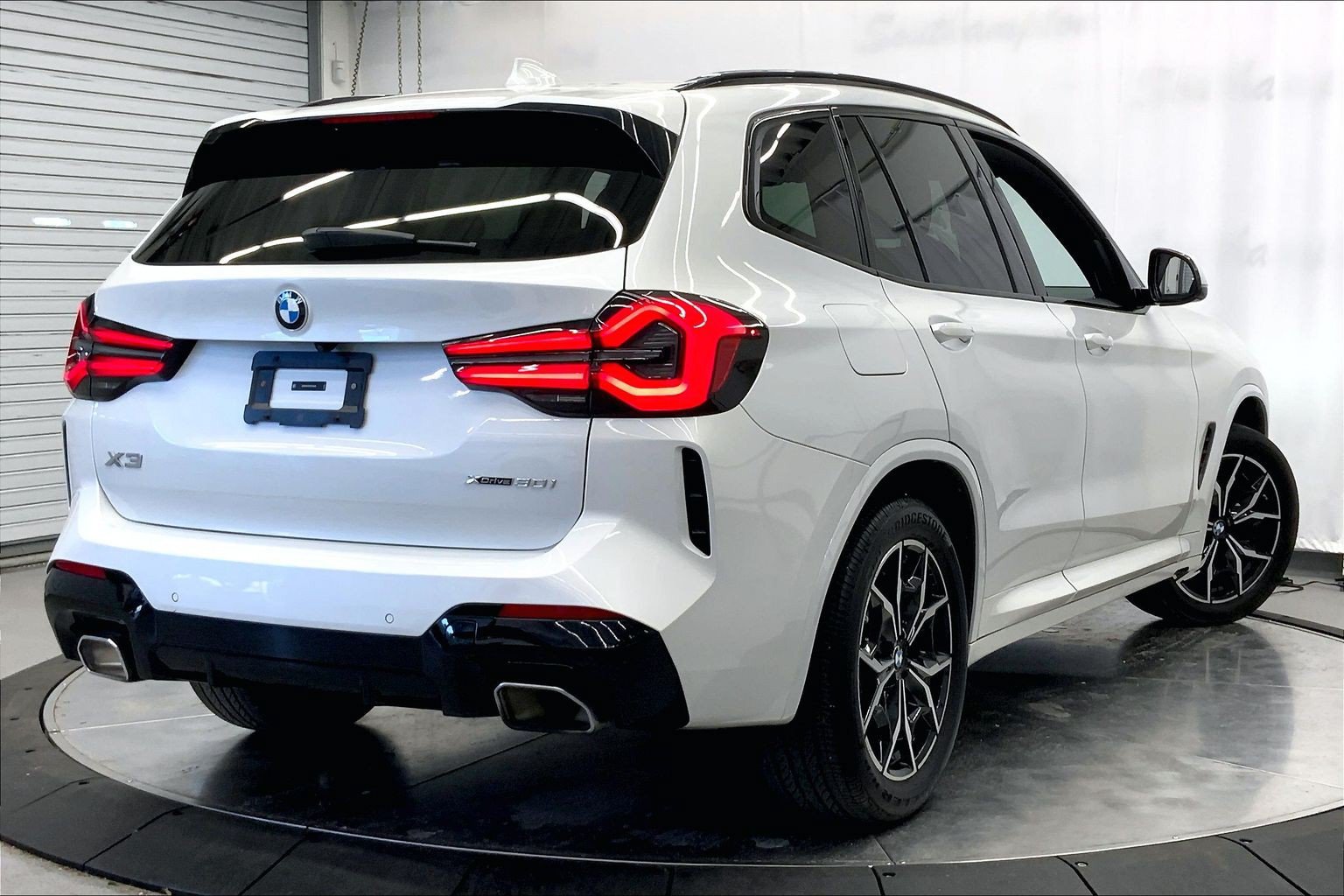 Used 2024 BMW X3 xDrive30i w/ Premium Package AWD/4WD image 7