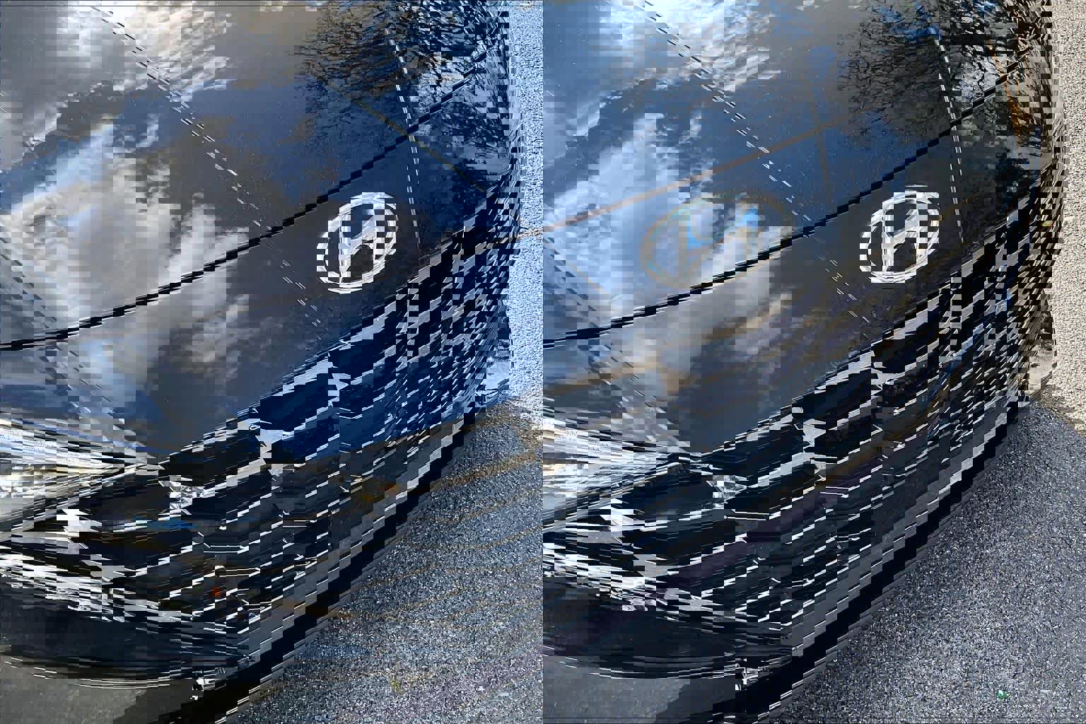 Used 2022 Hyundai Elantra Limited w/ Preferred Accessory Package image 30