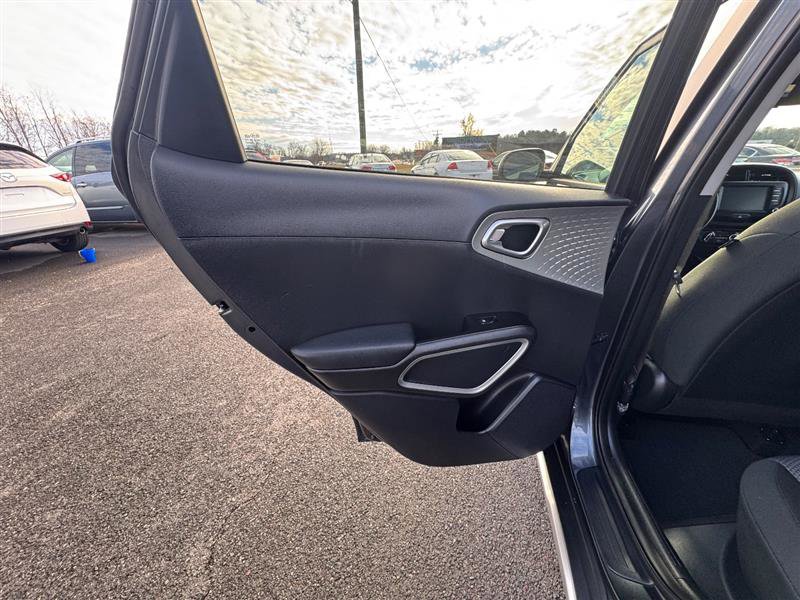 Used 2021 Kia Soul X-Line image 39