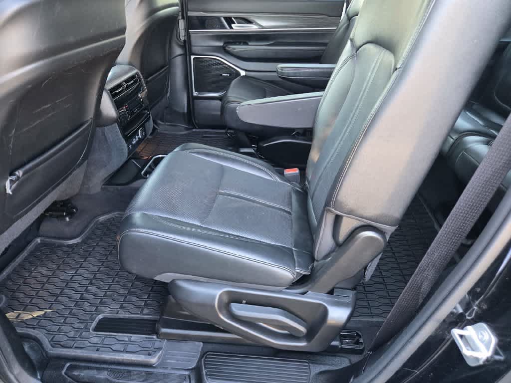 Used 2024 Jeep Wagoneer Series II AWD/4WD image 12