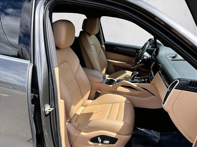 Used 2020 Porsche Cayenne AWD/4WD image 9