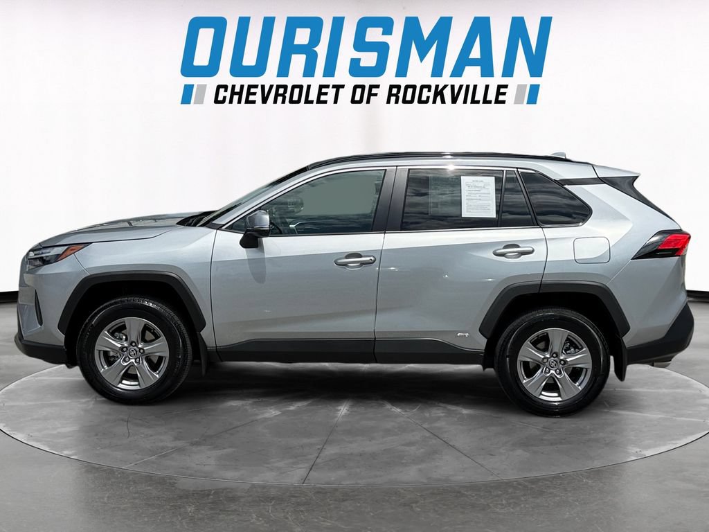 Used 2024 Toyota RAV4 XLE AWD/4WD image 3
