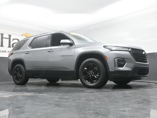 Used 2023 Chevrolet Traverse LT FWD image 2