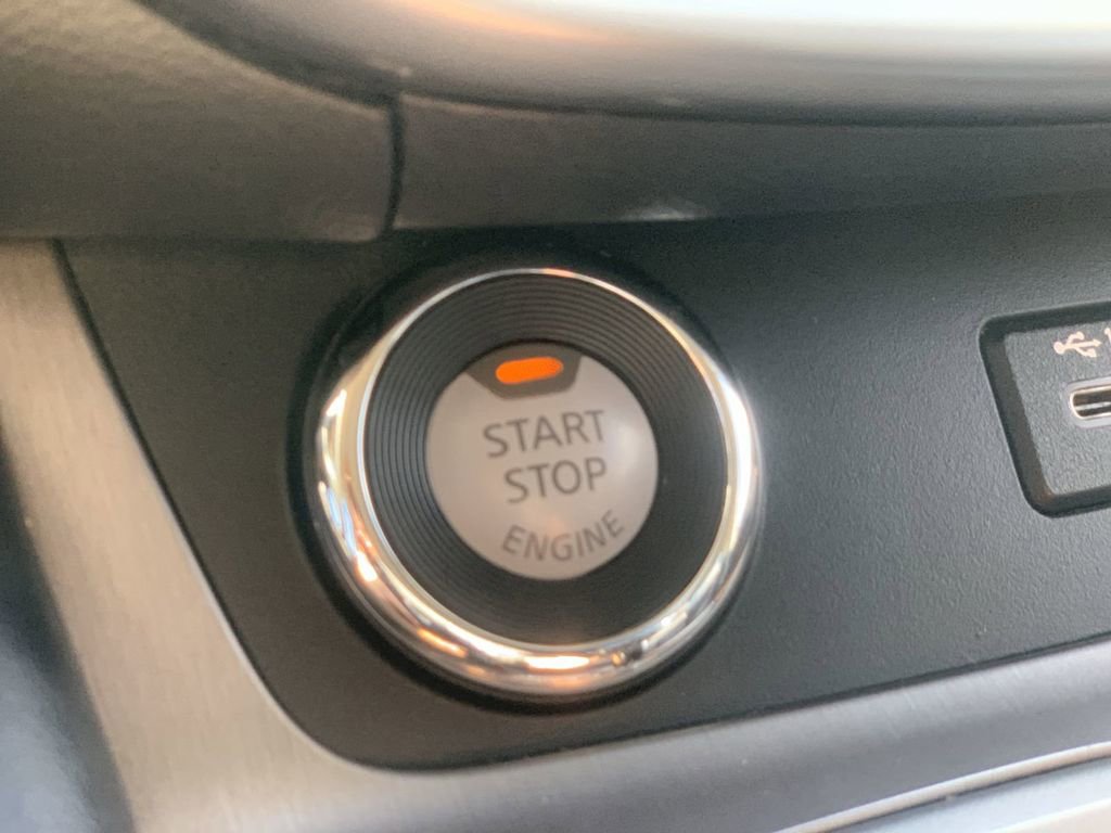 Used 2023 Nissan Murano SV FWD image 14