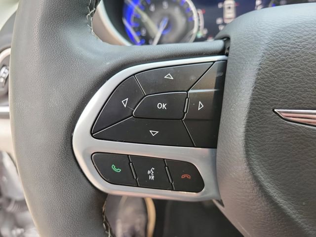 Used 2024 Chrysler Pacifica Touring-L image 26