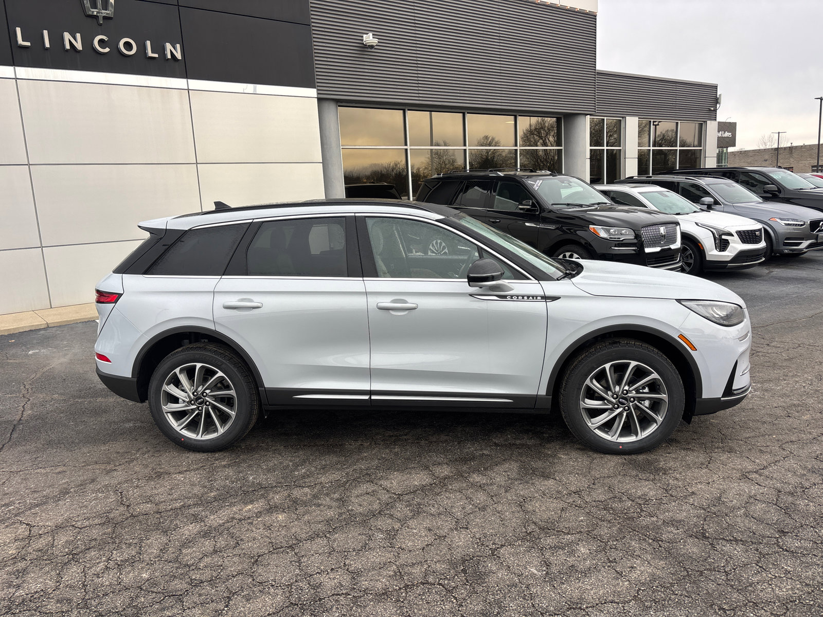 New 2026 Lincoln Corsair Premiere image 8