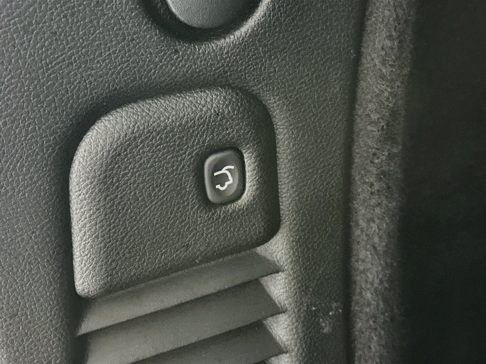 Used 2025 Dodge Durango GT AWD/4WD image 31