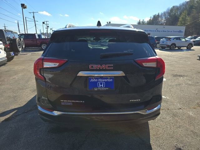 Used 2024 GMC Terrain Denali w/ Black Diamond Edition image 4