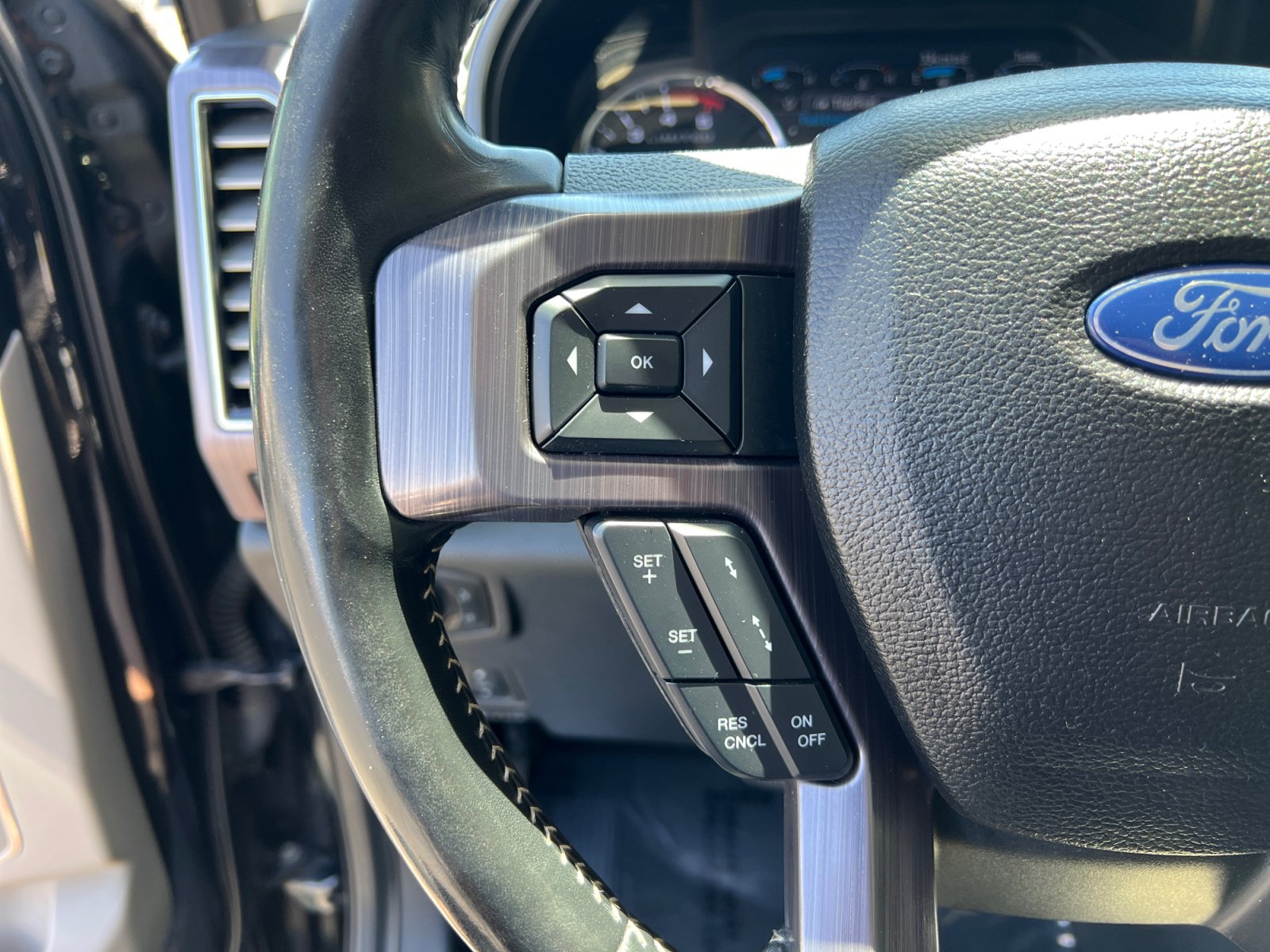 Used 2021 Ford F350 Limited w/ FX4 Off-Road Package AWD/4WD image 13