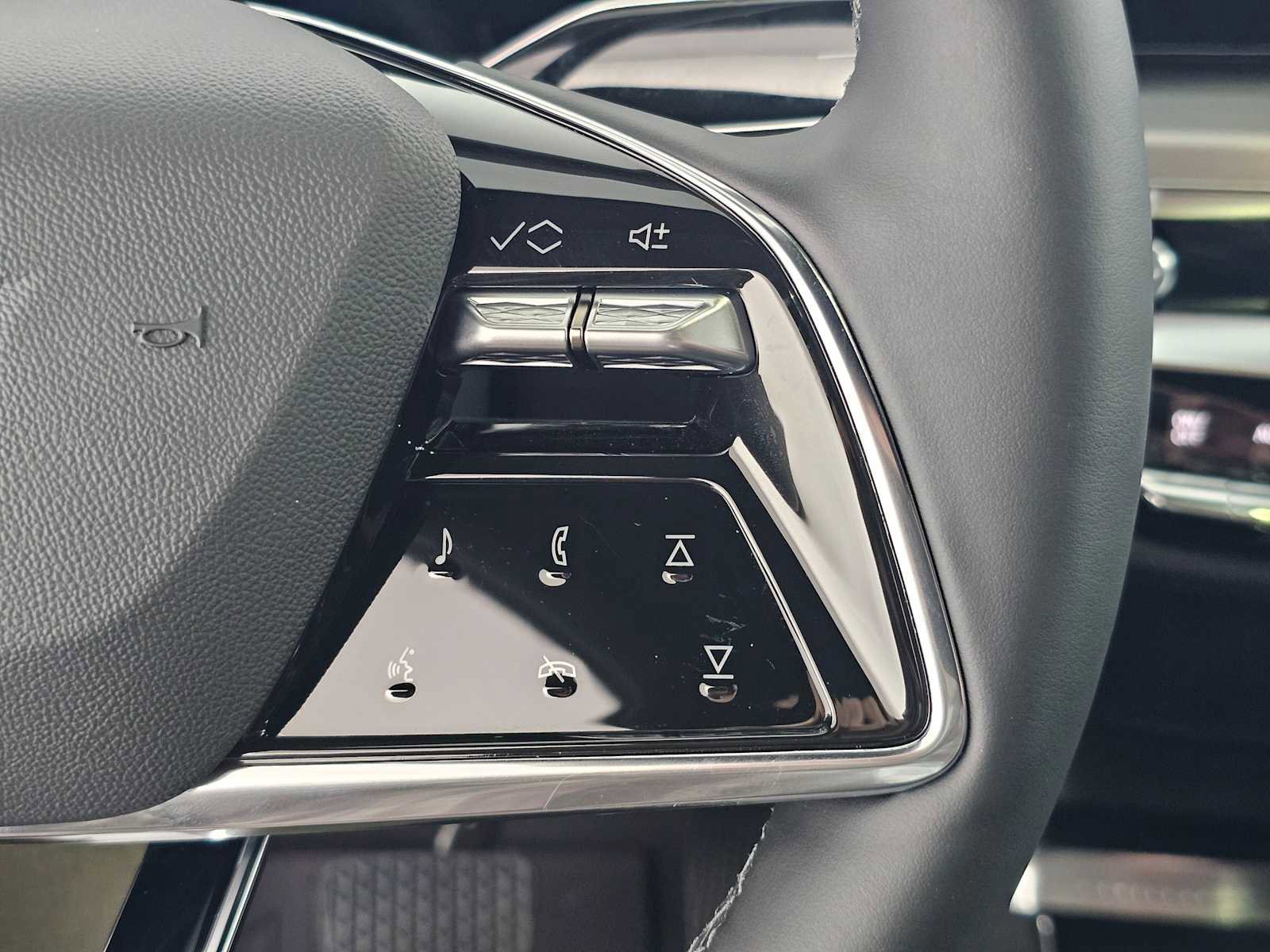 New 2026 Cadillac Lyriq Luxury image 28