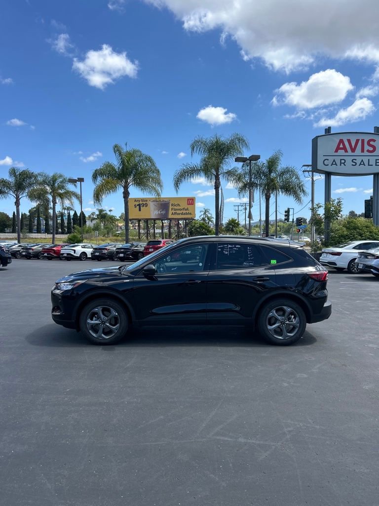 Used 2025 Ford Escape ST-Line AWD/4WD image 4