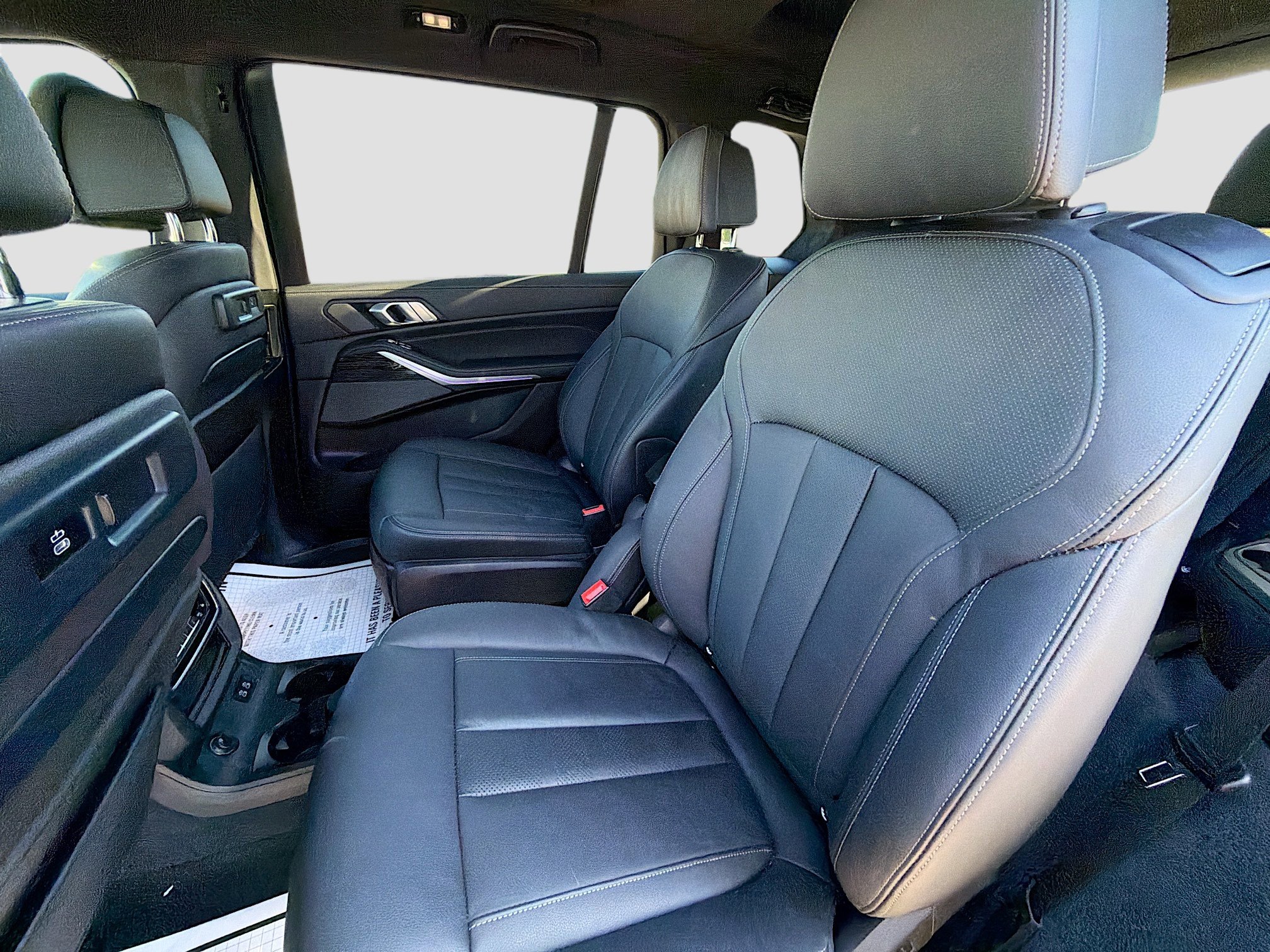 Used 2022 BMW X7 xDrive40i w/ M Sport Package image 22