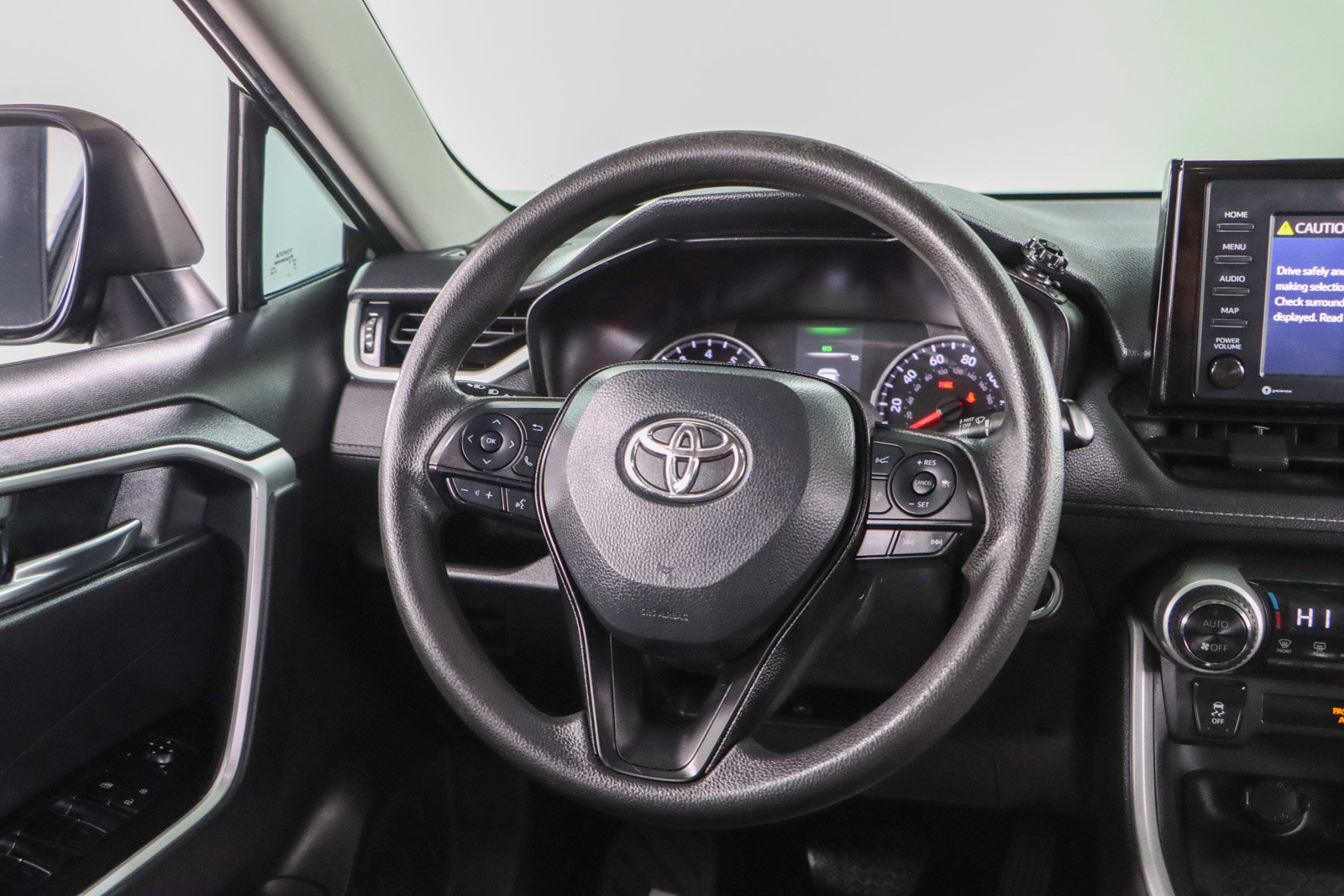 Used 2022 Toyota RAV4 XLE image 12