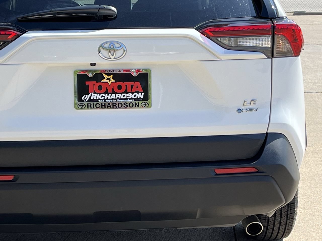 Used 2025 Toyota RAV4 LE AWD/4WD image 6