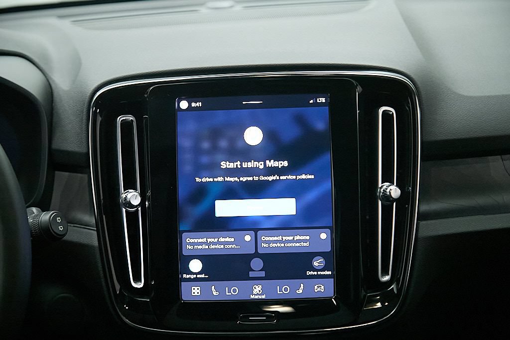 Certified 2023 Volvo XC40 Recharge Plus w/ Protection Package Premier AWD/4WD image 25