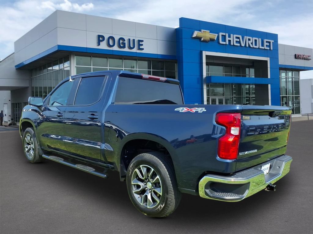 Used 2022 Chevrolet Silverado 1500 LT AWD/4WD image 3