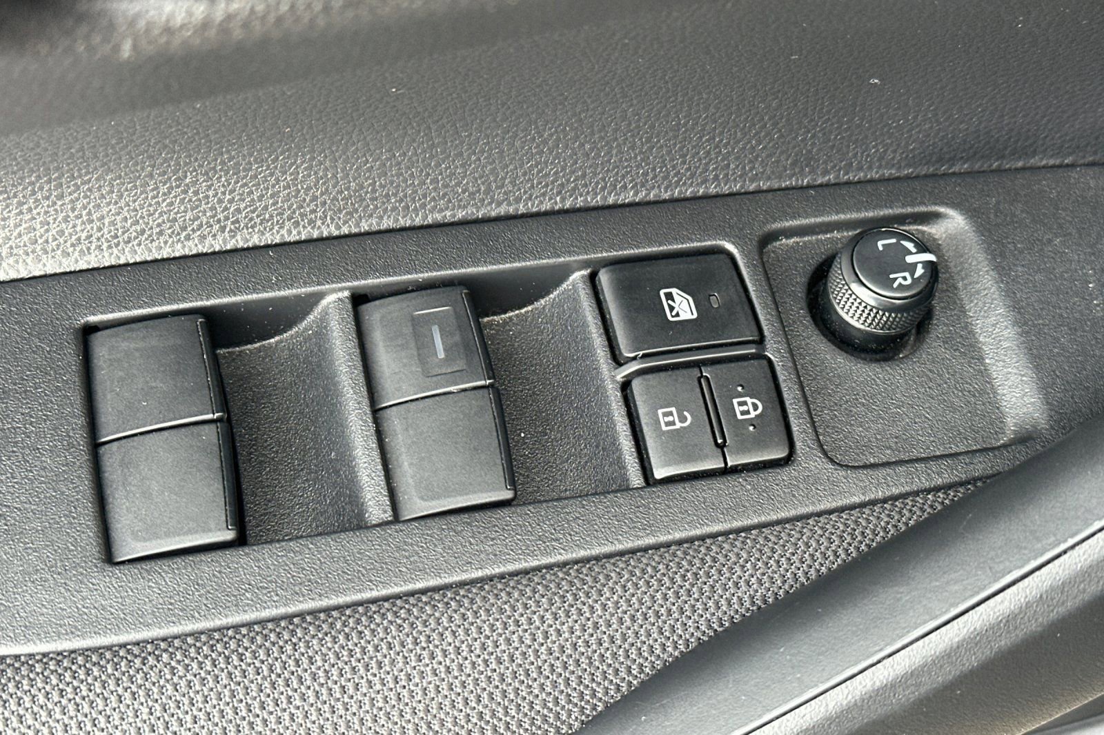 Used 2023 Toyota Corolla LE FWD image 12