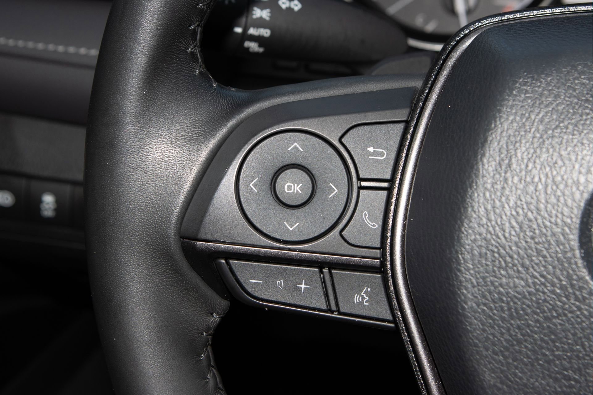 Used 2023 Toyota Camry SE image 25