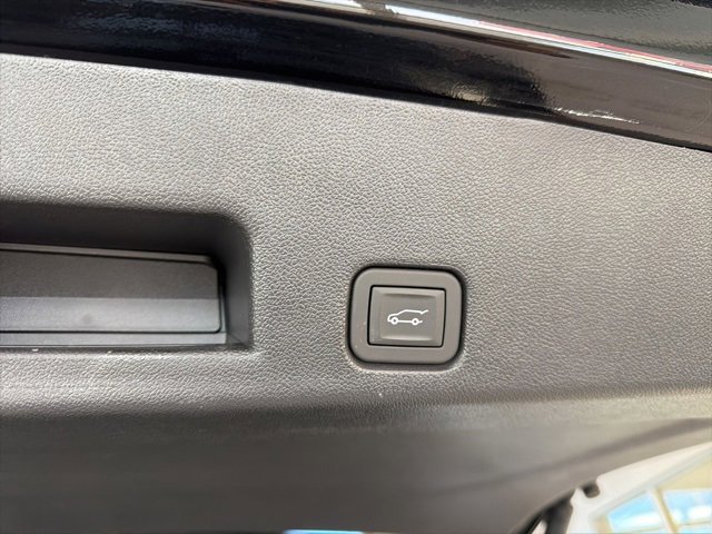 Used 2025 GMC Acadia Denali w/ LPO, Cargo Package image 21