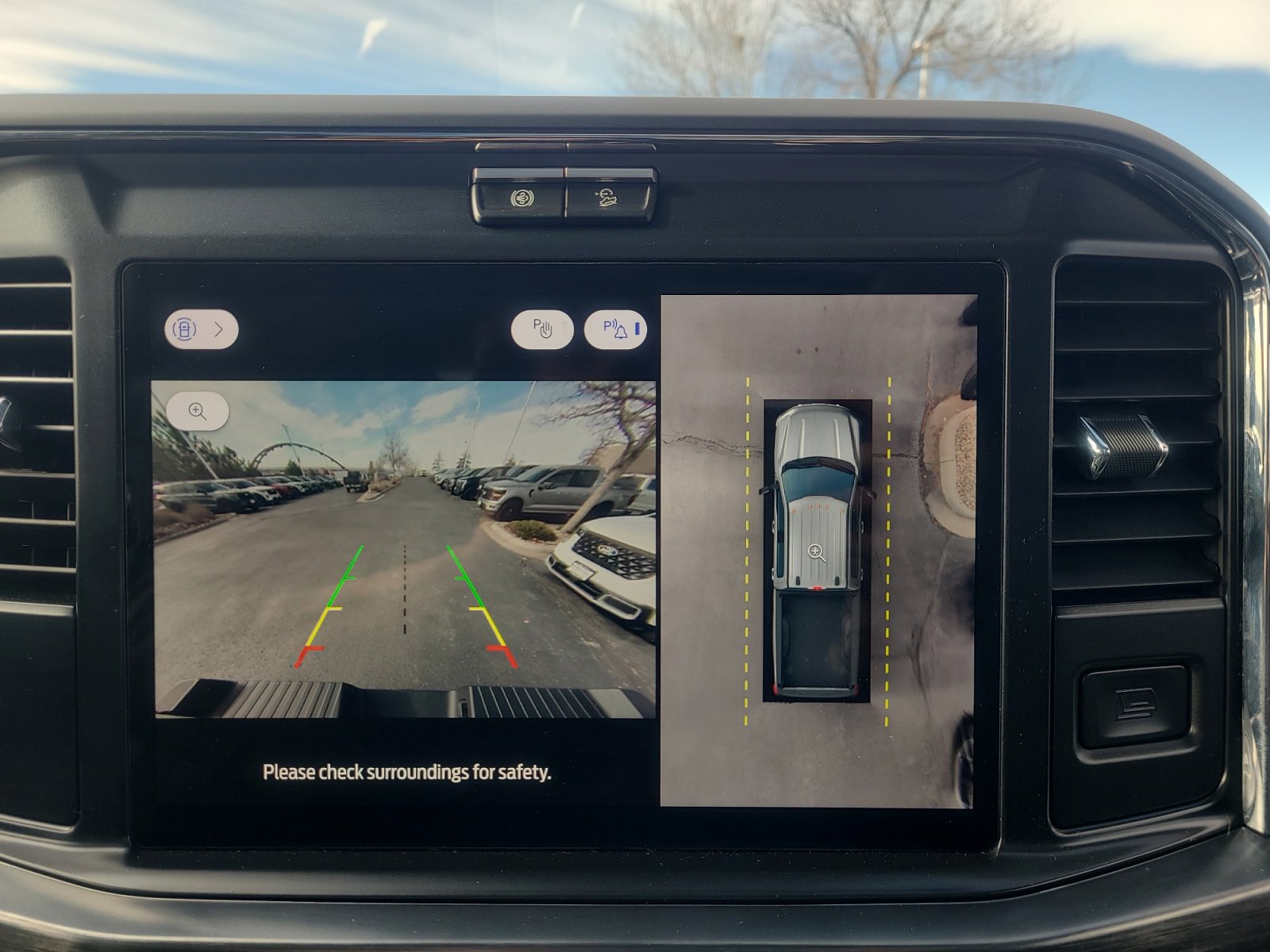 Certified 2025 Ford F350 Lariat w/ Black Appearance Package image 30