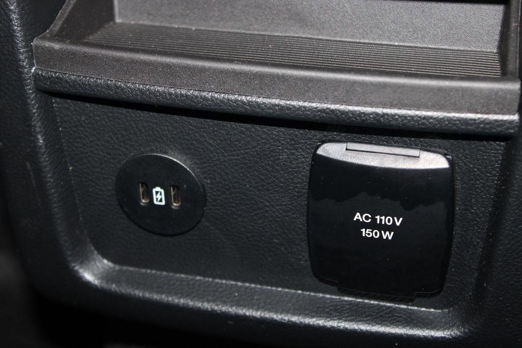 Used 2024 Ford Edge Titanium AWD/4WD image 32