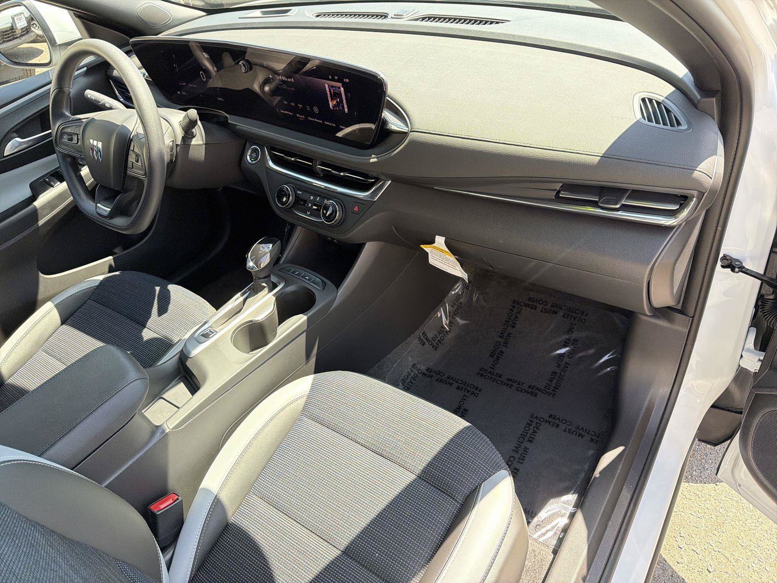 Used 2025 Buick Envista Preferred FWD image 26