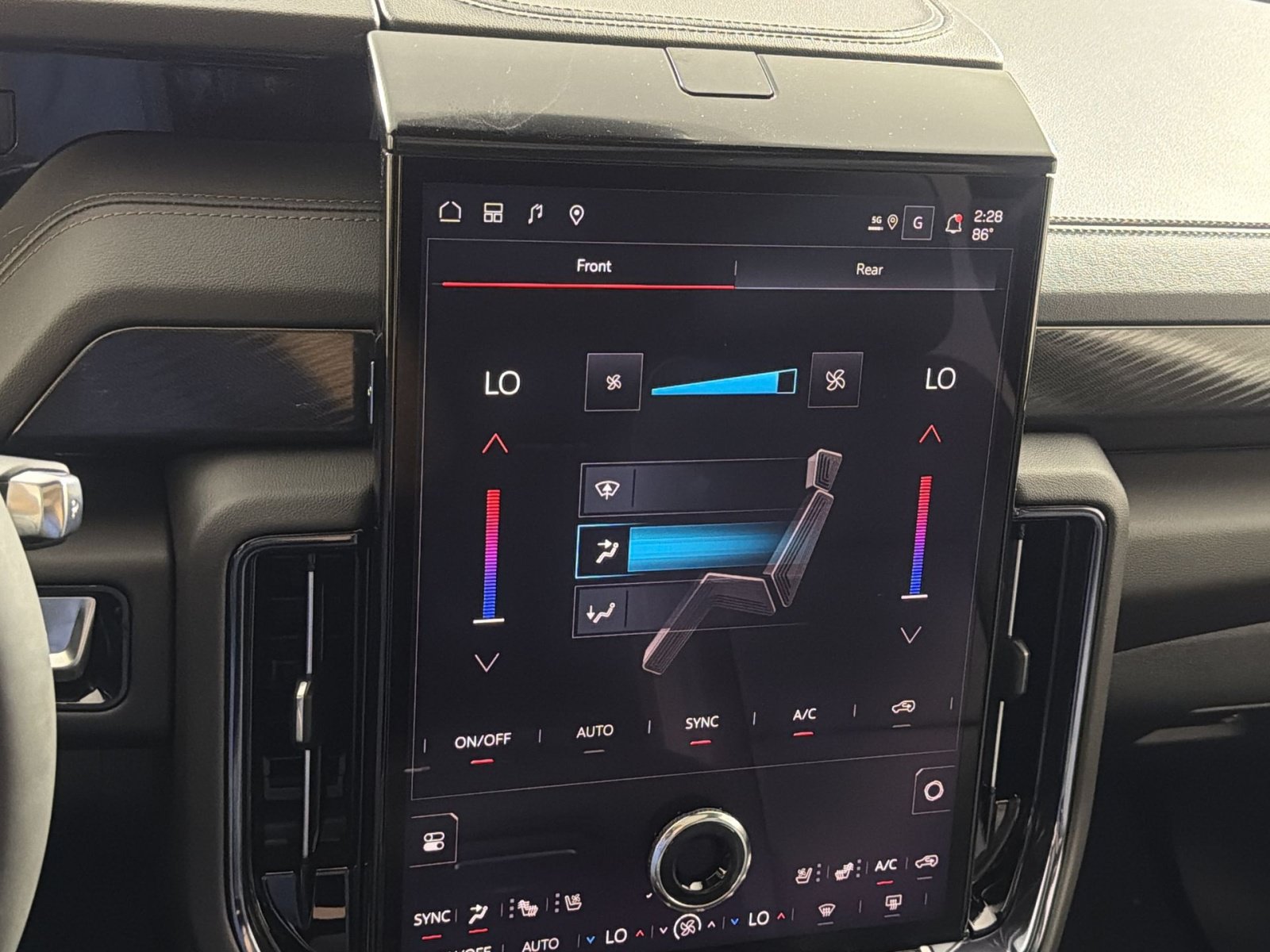 New 2026 GMC Yukon XL AT4 w/ AT4 Premium Plus Package AWD/4WD image 21