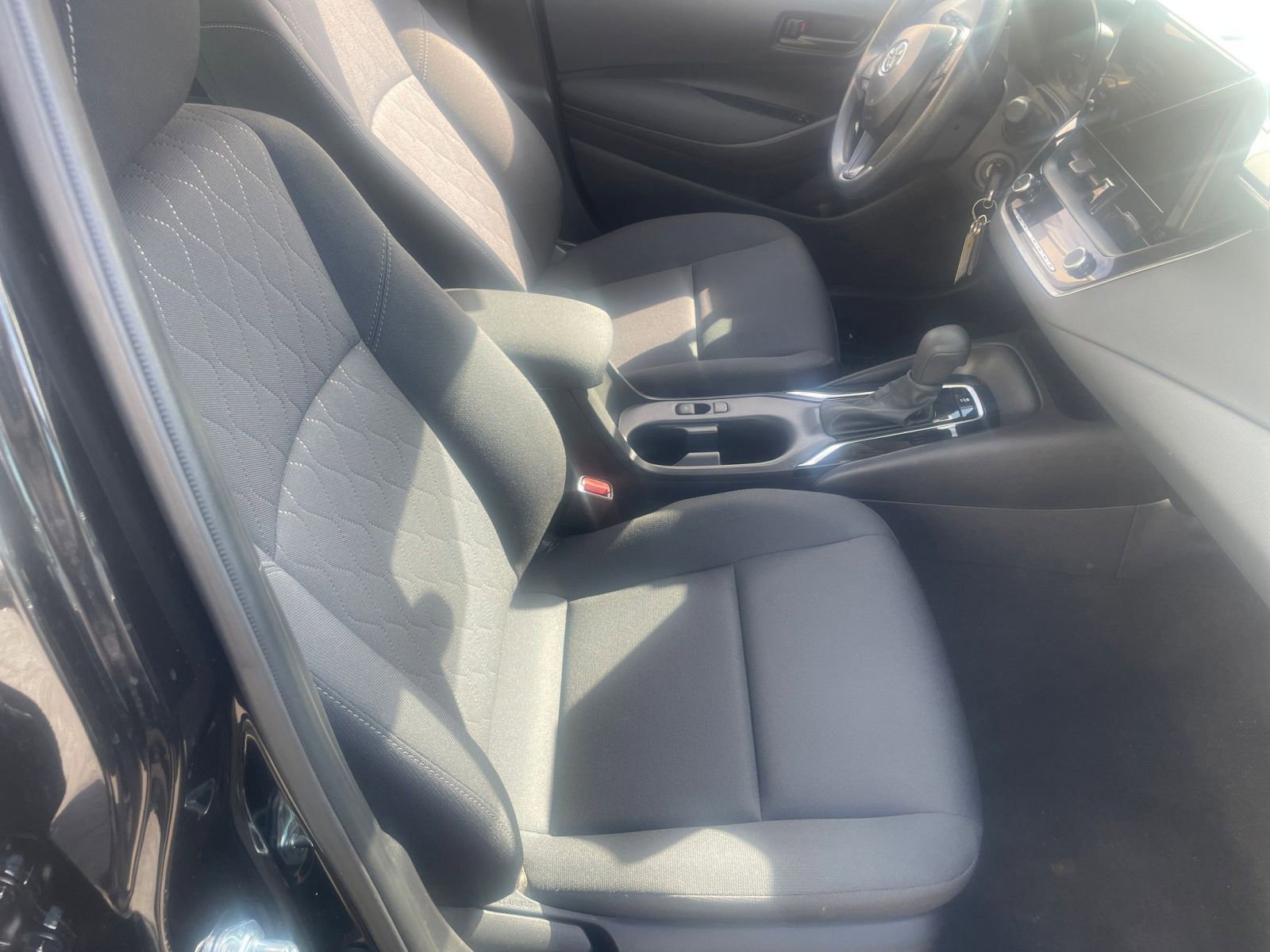 Used 2025 Toyota Corolla LE image 36