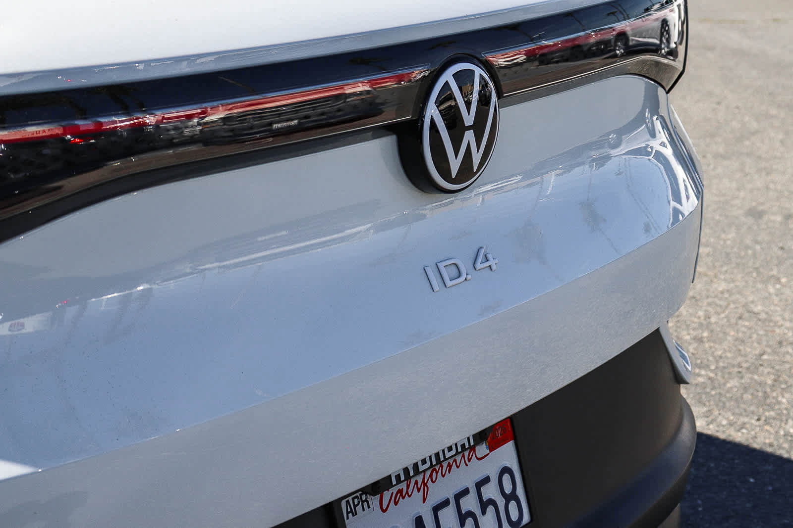 Used 2023 Volkswagen ID.4 Pro image 8