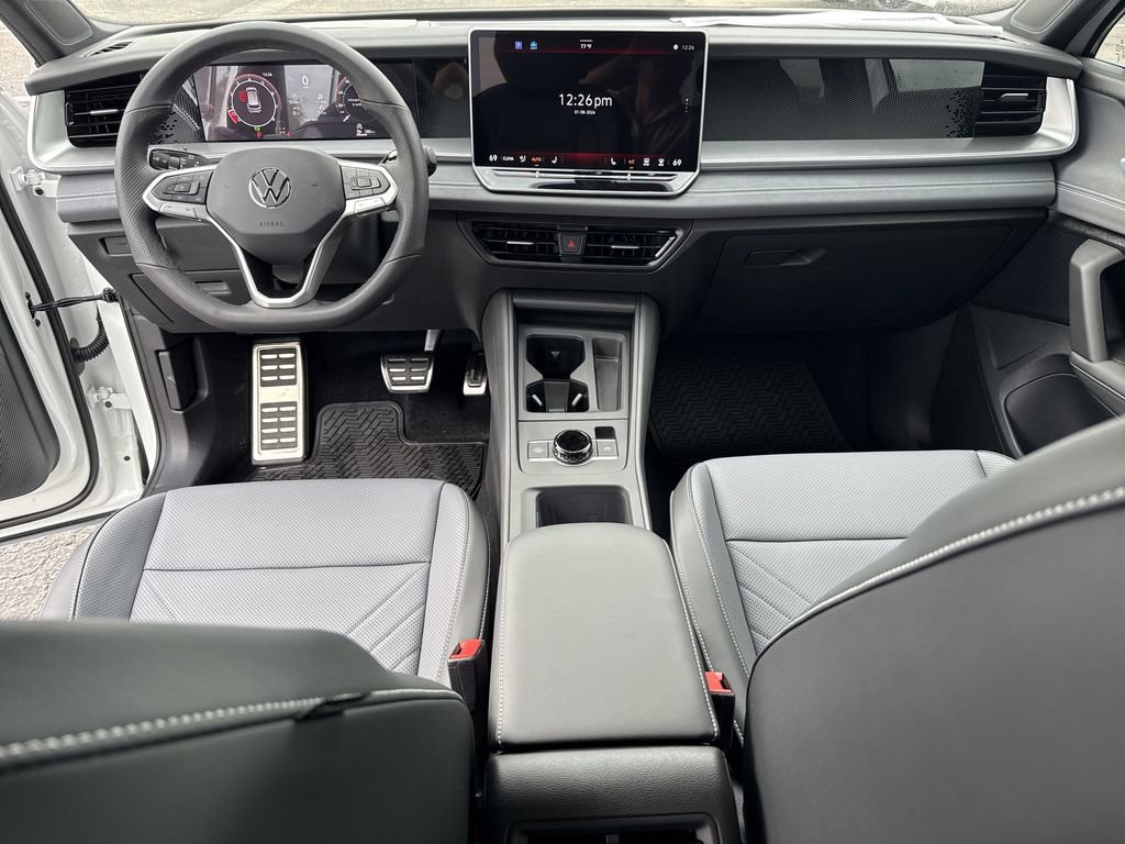 New 2026 Volkswagen Tiguan SE R-Line FWD image 25