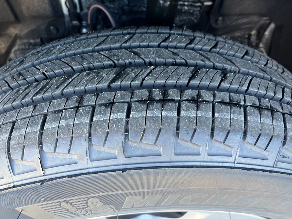 New 2025 Toyota RAV4 XLE image 28