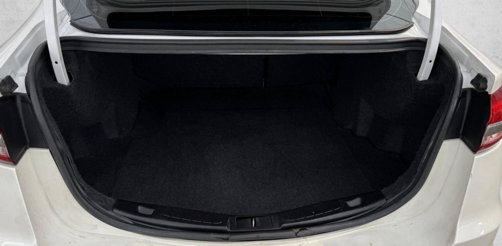 Used 2020 Ford Fusion SE FWD image 21