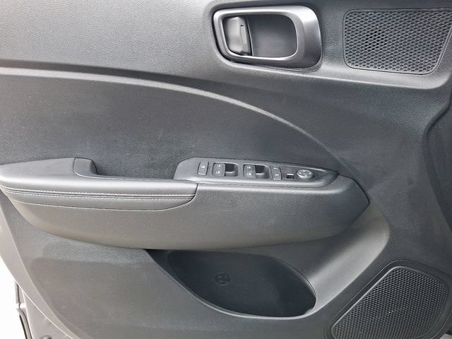 Certified 2026 Hyundai Venue SEL FWD image 12