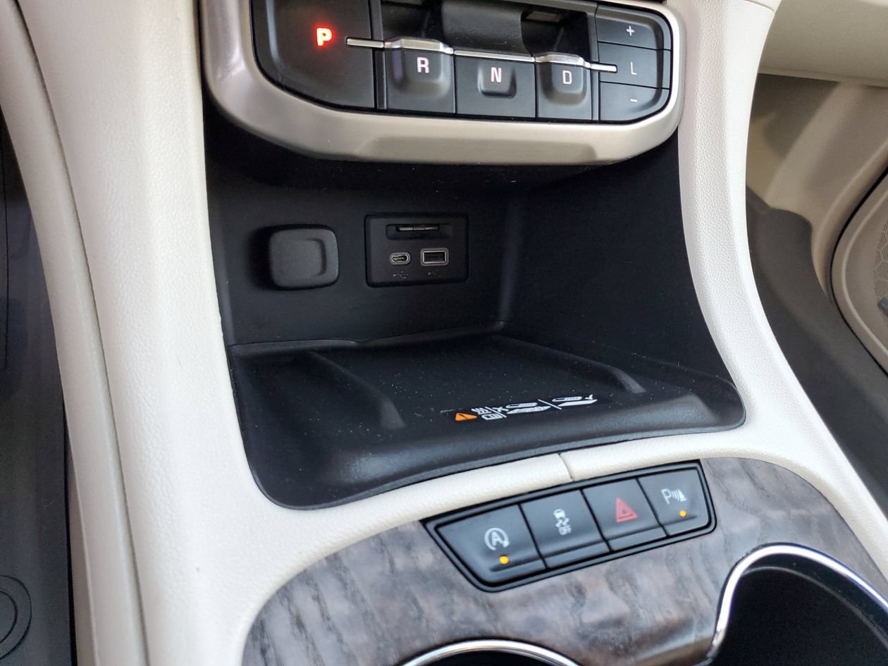 Used 2023 GMC Acadia Denali w/ Denali Technology Package FWD image 23
