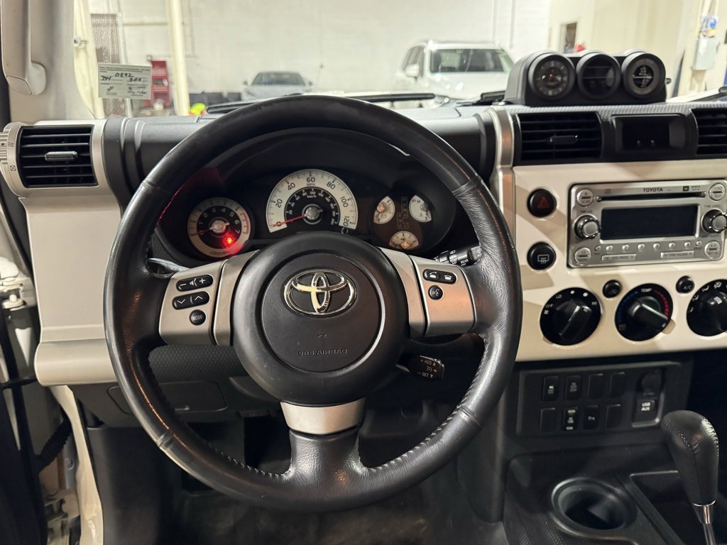 Used 2011 Toyota FJ Cruiser 2WD image 10