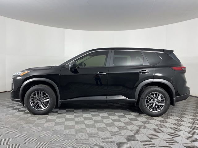 Used 2025 Nissan Rogue S image 6