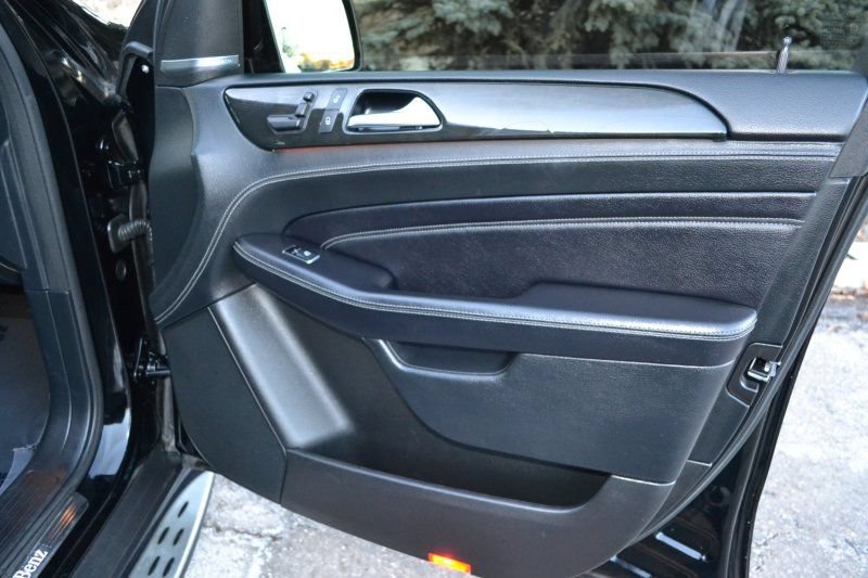 Used 2015 Mercedes-Benz ML 400 4MATIC w/ Accessory Chrome Package image 33