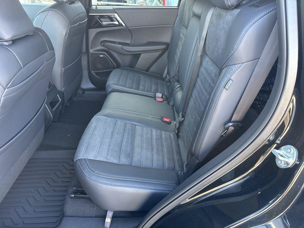 New 2026 Mitsubishi Outlander SE FWD image 25