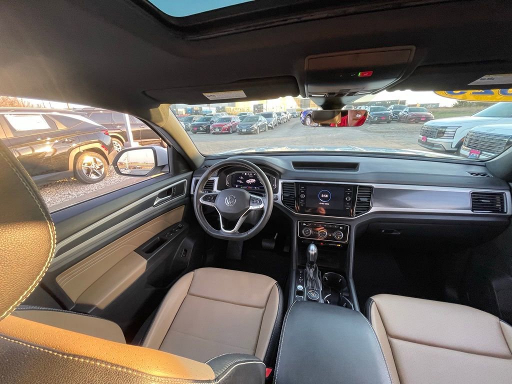 Used 2023 Volkswagen Atlas Cross Sport SEL image 25