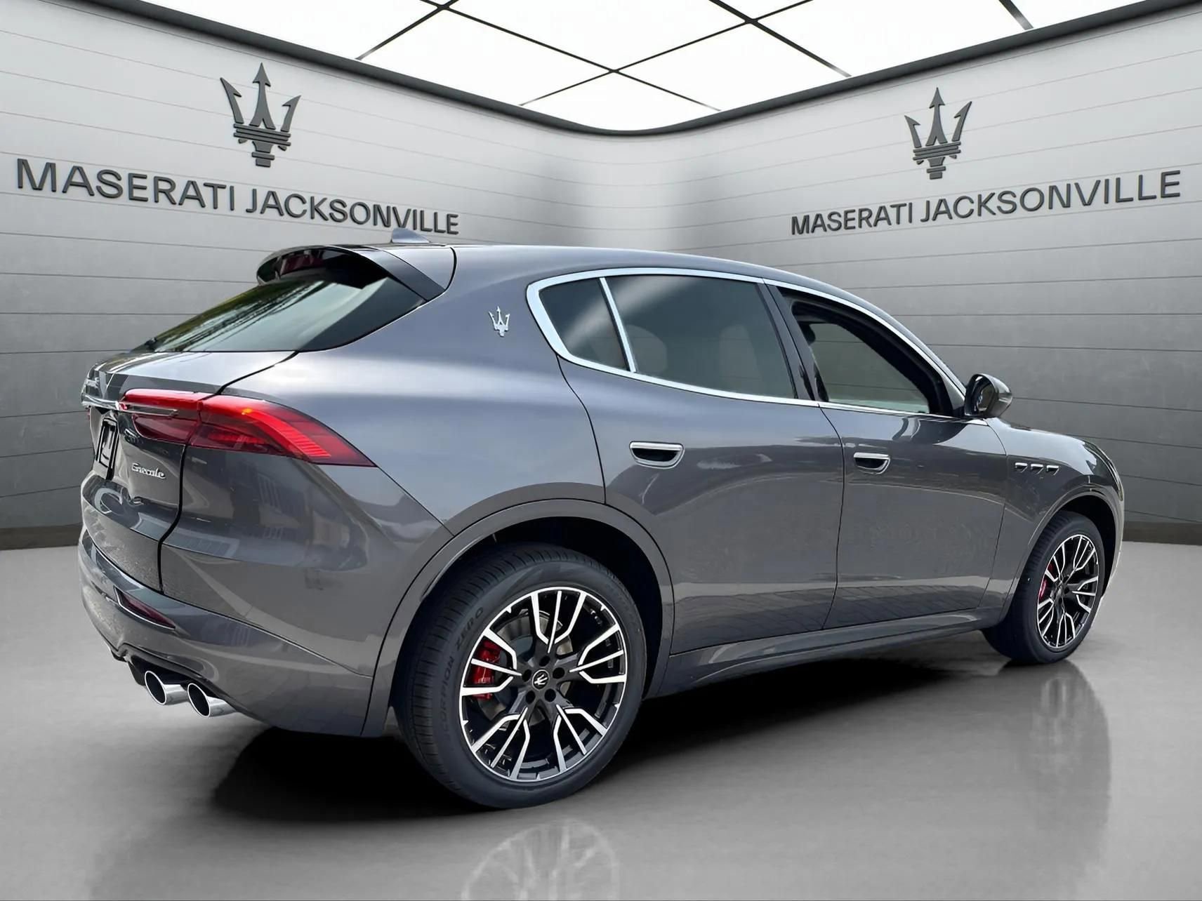 New 2025 Maserati Grecale GT image 8