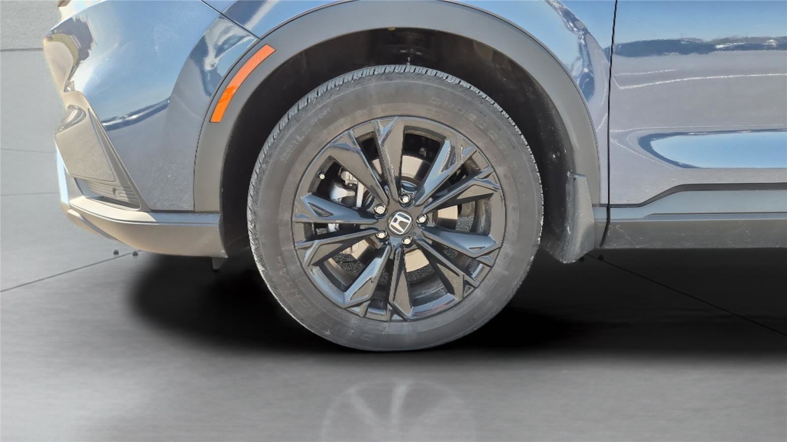 Used 2025 Honda CR-V Sport Touring image 9