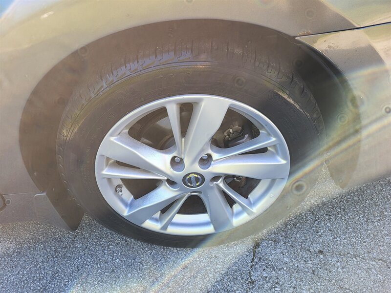 Used 2014 Nissan Altima 2.5 SV FWD image 30