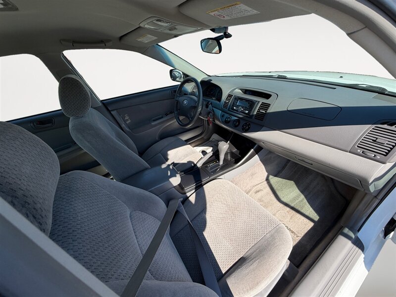 Used 2002 Toyota Camry LE FWD image 16