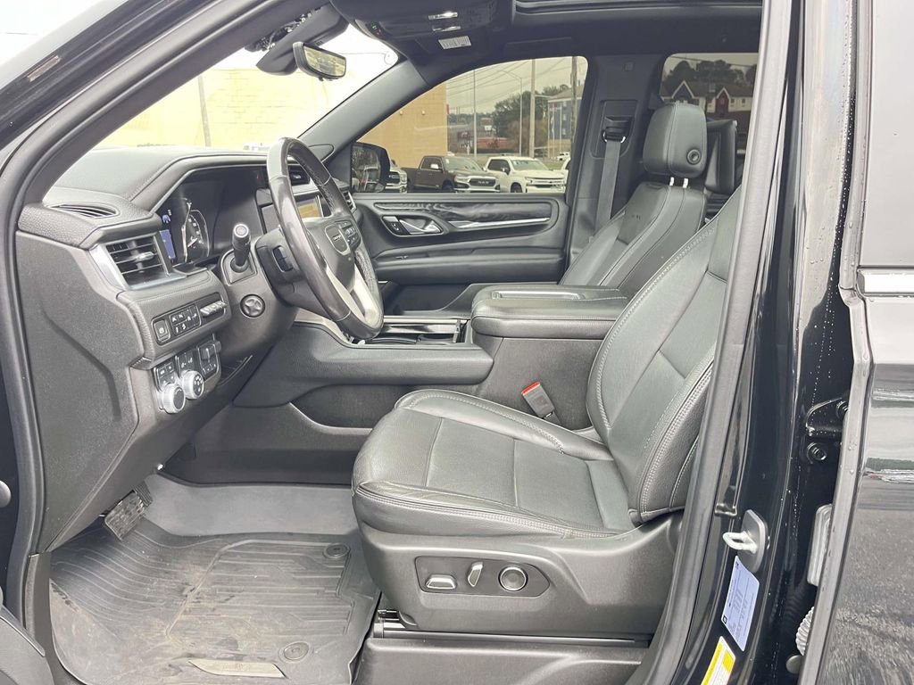 Used 2021 GMC Yukon Denali w/ Denali Premium Package image 24