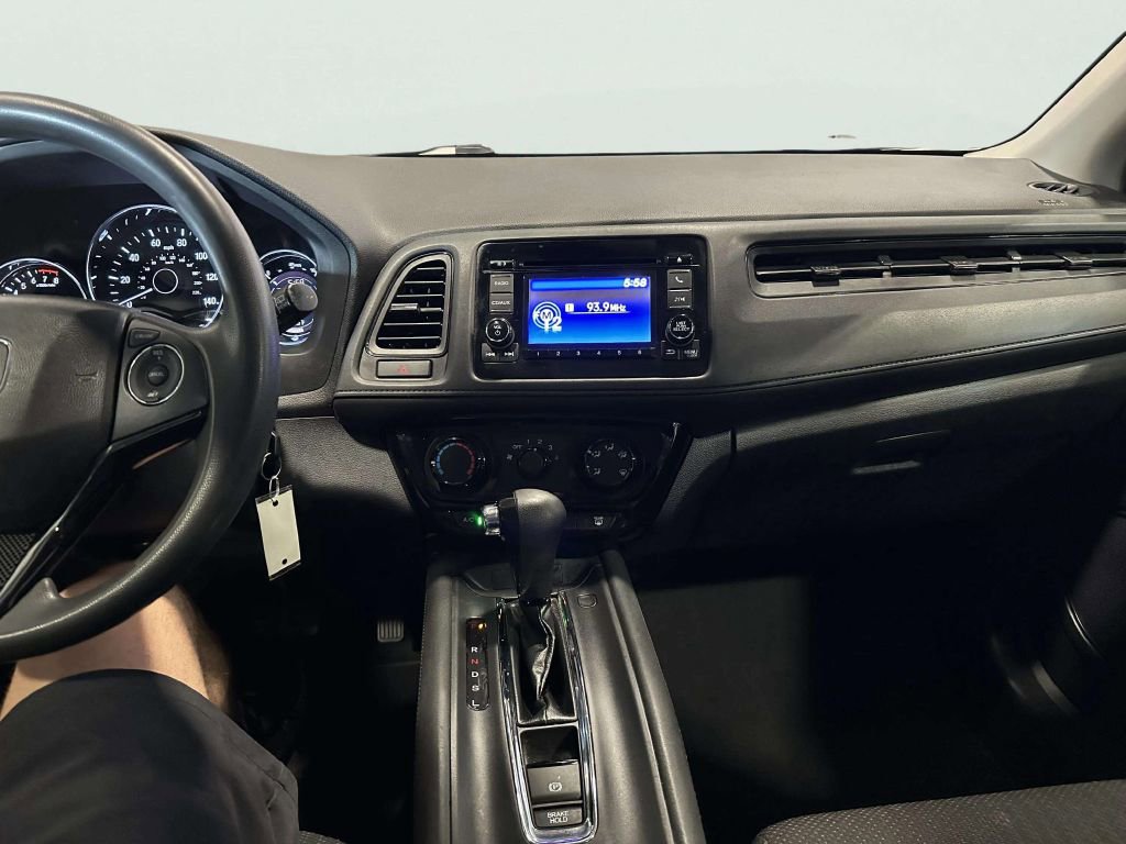 Used 2016 Honda HR-V LX image 30