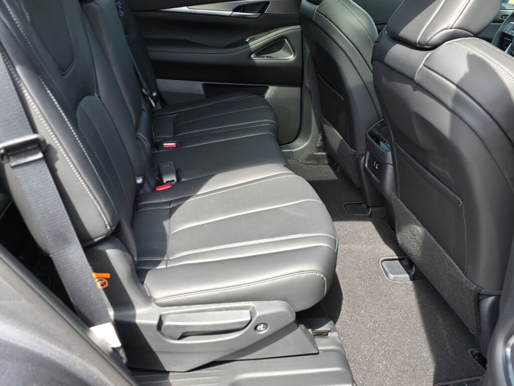 New 2025 INFINITI QX60 Luxe w/ Vision Package image 12