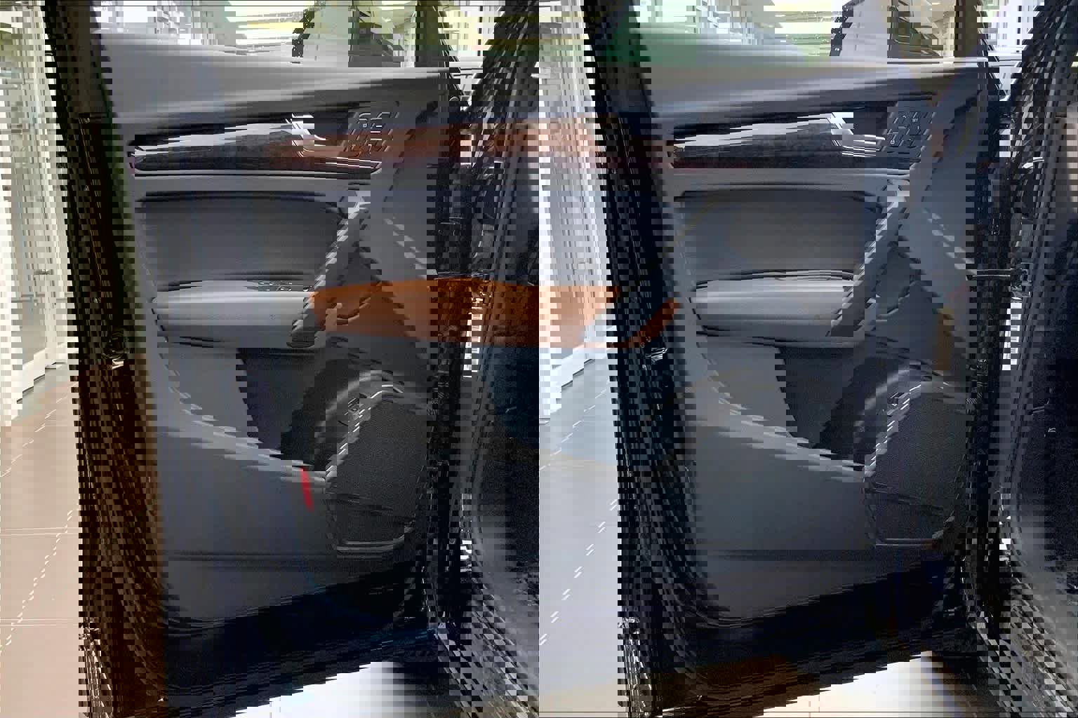 Used 2020 Audi Q5 Premium w/ Convenience Package image 22