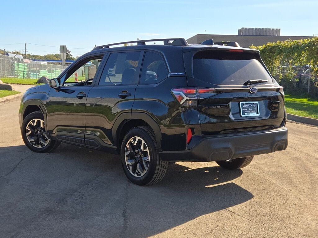 Certified 2025 Subaru Forester Premium AWD/4WD image 13