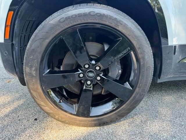 Certified 2024 Land Rover Defender 130 X-Dynamic SE AWD/4WD image 2