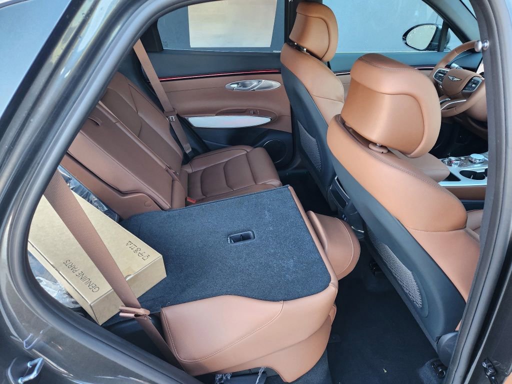 New 2026 Genesis GV70 2.5T Advanced image 17
